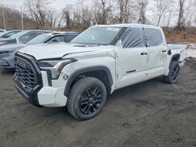Salvage 2024 Toyota Tundra Limited in White