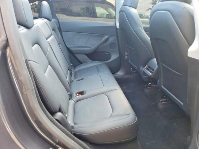 Salvage 2025 Tesla Model Y  in Gray