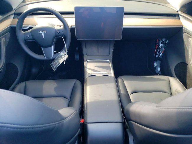 Salvage 2025 Tesla Model Y  in Gray