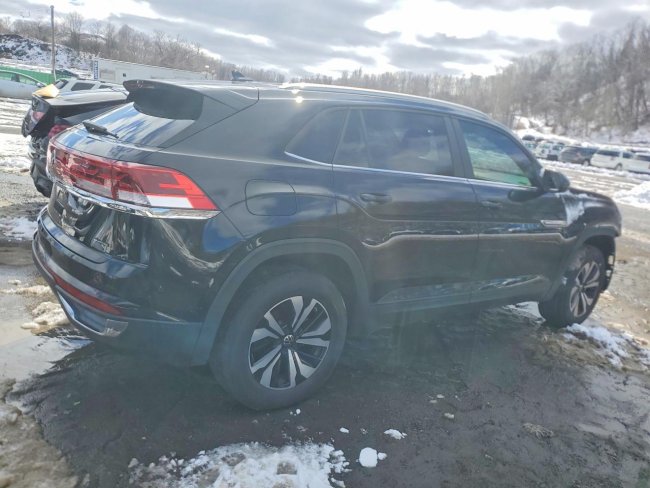 Salvage 2024 Volkswagen Atlas Cross Se in Black