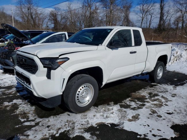 Salvage 2025 Toyota Tacoma  in White