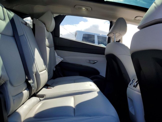 Salvage 2025 Hyundai Tucson Hybrid Limited in Gray