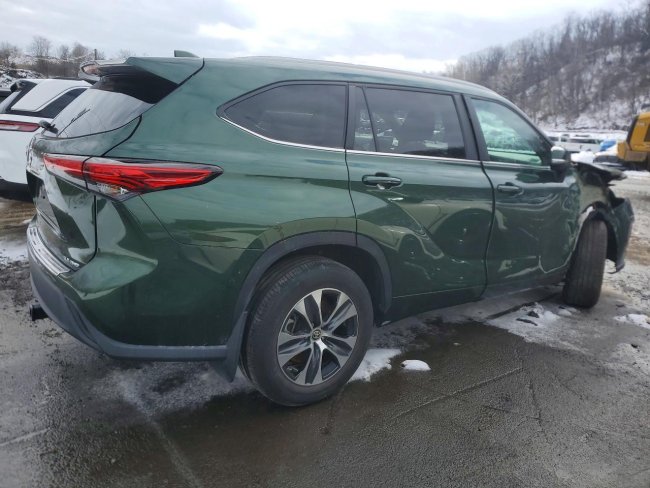 Salvage 2023 Toyota Highlander Xle in Green