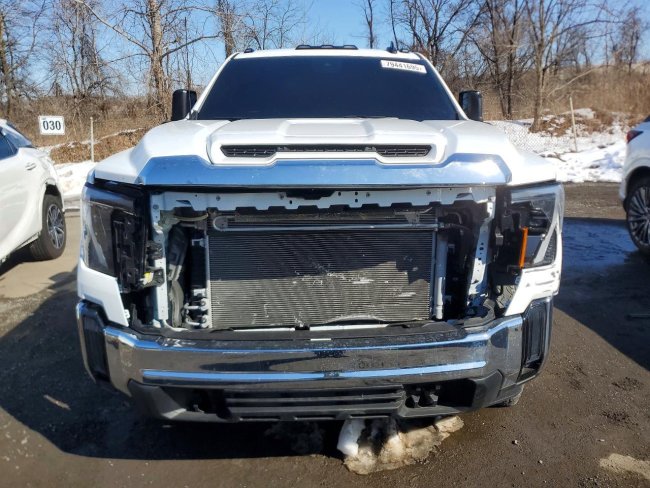 Salvage 2025 Gmc Sierra Sle in White