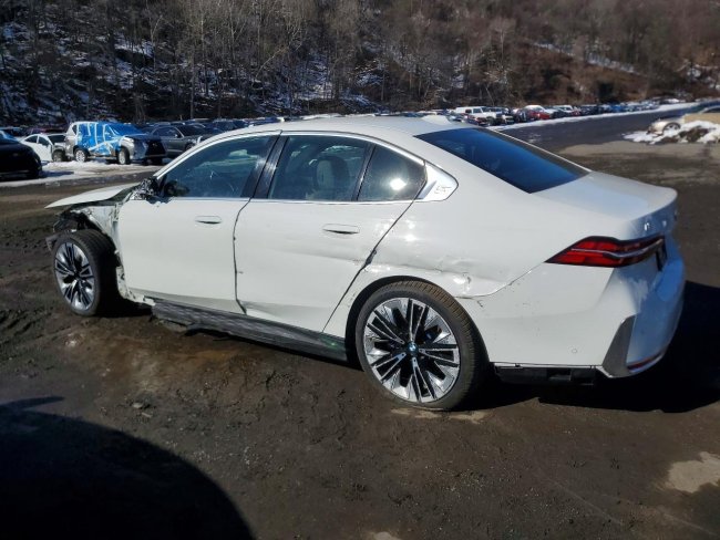 Salvage 2026 Bmw I5 Xdrive 40 in Белый