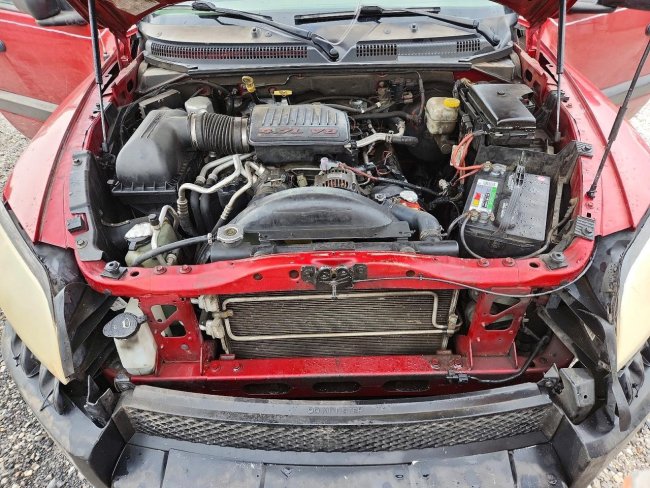 Salvage 2006 Mitsubishi Raider Durocross in Красный