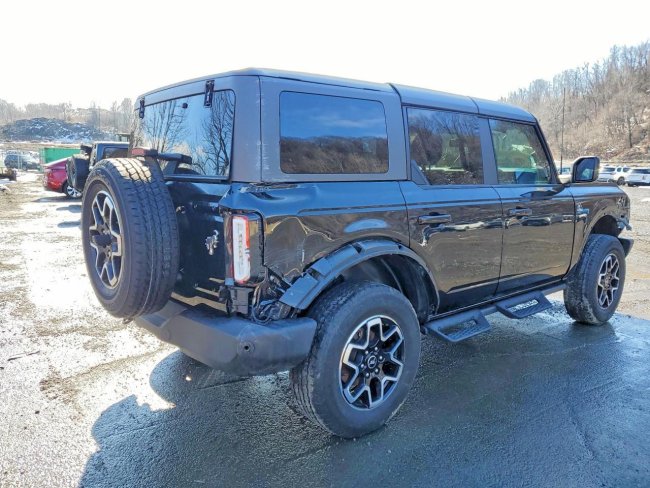 Salvage 2024 Ford Bronco Outer Banks in Black