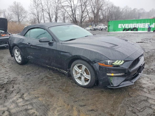 Salvage 2020 Ford Mustang  in Black