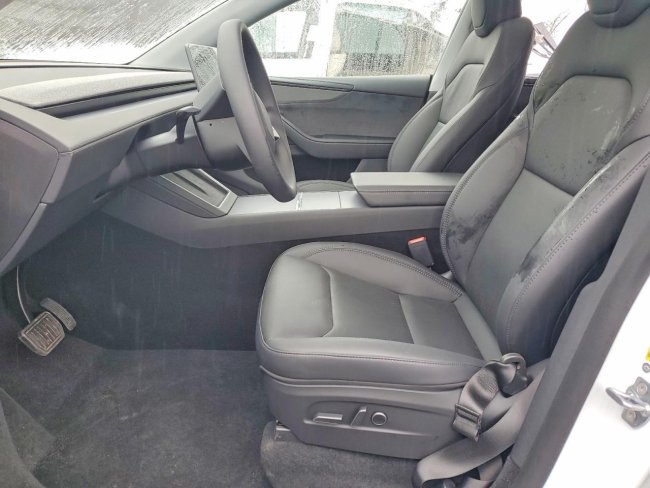 Salvage 2026 Tesla Model Y  in White