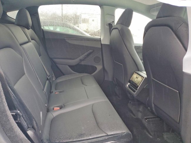 Salvage 2026 Tesla Model Y  in White