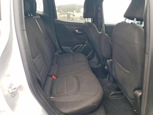 Salvage 2019 Jeep Renegade Latitude in Gray