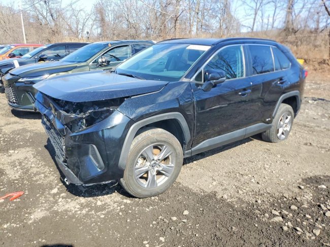 Salvage 2024 Toyota Rav4 Hybrid Le in Черный