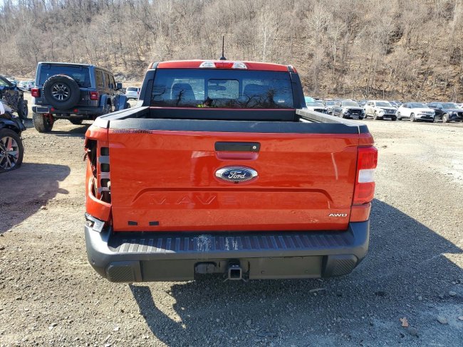 Salvage 2024 Ford Maverick Lariat in Оранжевый