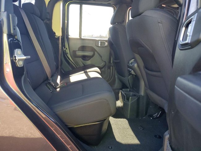 Salvage 2023 Jeep Gladiator  in Gray