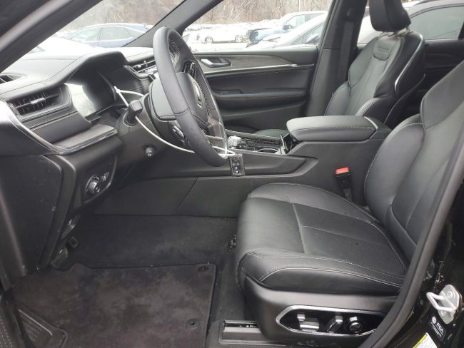 Salvage 2025 Jeep Grand Cherokee Overland in Черный