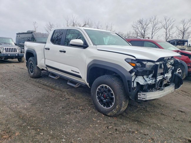 Salvage 2025 Toyota Tacoma Trd Off-road in Белый