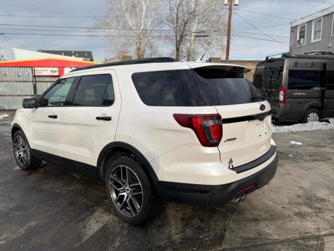 Salvage 2019 Ford Explorer Sport in White