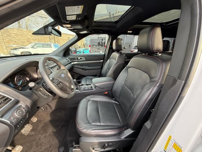 Salvage 2019 Ford Explorer Sport in White