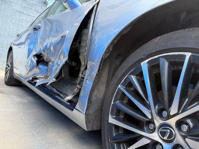 Salvage 2024 Lexus Es300 H in Silver