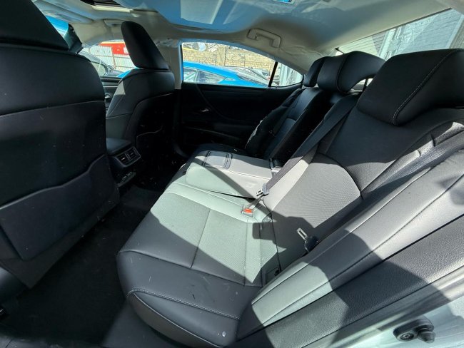 Salvage 2024 Lexus Es300 H in Silver