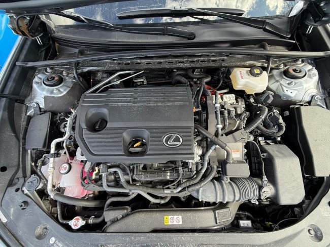 Salvage 2024 Lexus Es300 H in Silver