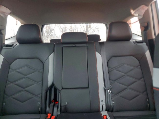 Salvage 2025 Volkswagen Atlas Peak Edition Se in White