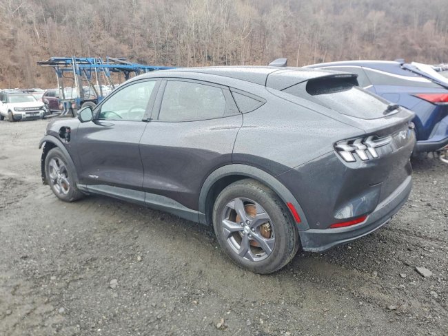 Salvage 2022 Ford Mustang Mach-e Select in Black