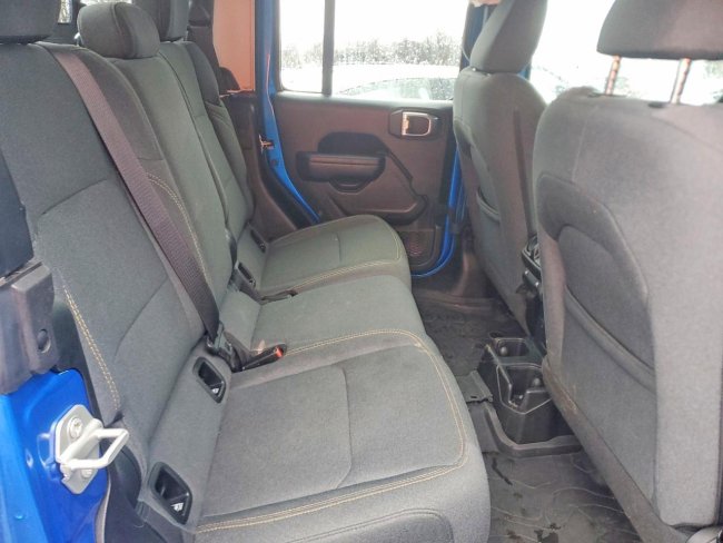 Salvage 2024 Jeep Gladiator  in Blue