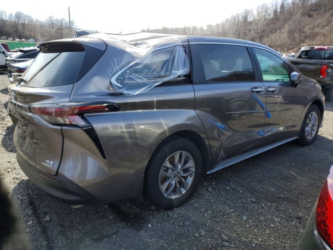 Salvage 2024 Toyota Sienna Xle 7-passenger in Gray