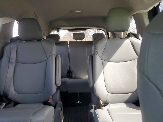 Salvage 2024 Toyota Sienna Xle 7-passenger in Gray