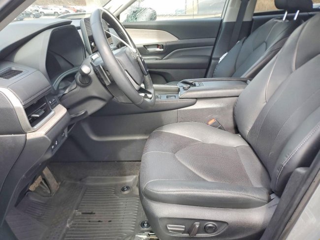 Salvage 2024 Toyota Grand Highlander Platinum in Silver