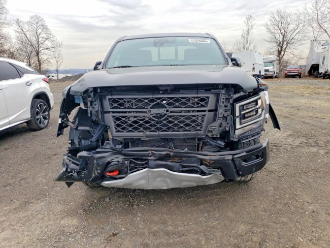 Salvage 2024 Nissan Titan Pro-4x in Black