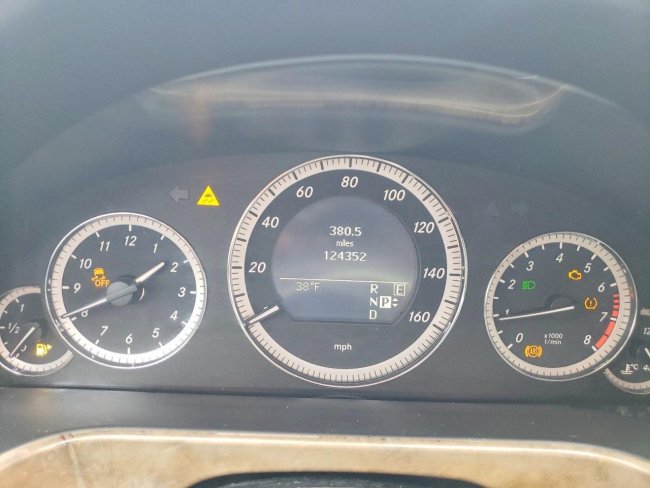 Salvage 2011 Mercedes-benz E 350 4matic in Gray