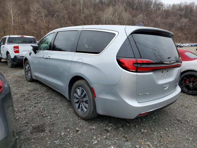Salvage 2024 Chrysler Pacifica Hybrid Select in Gray