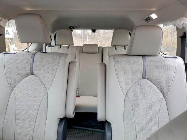 Salvage 2025 Toyota Grand Highlander Platinum in Silver