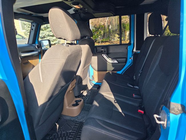 Salvage 2017 Jeep Wrangler Rubicon Unlimited in Blue