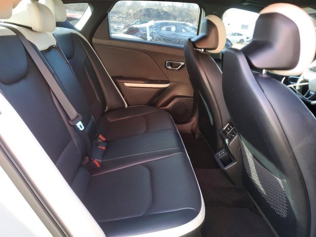 Salvage 2025 Kia K4 Gt-line Turbo in Green