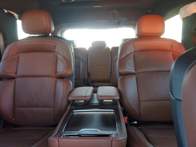 Salvage 2025 Lincoln Navigator  in White