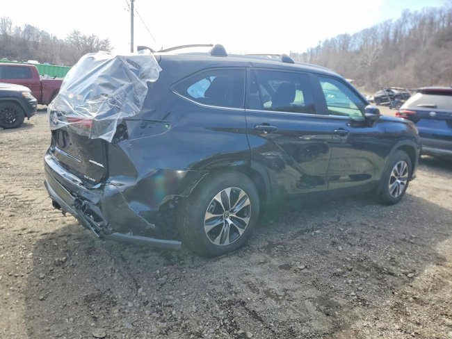 Salvage 2024 Toyota Highlander Xle in Black