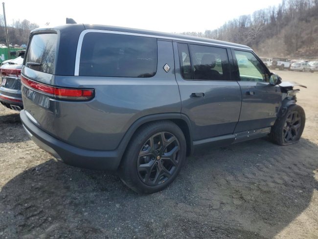 Salvage 2025 Rivian R1s Adventure in Gray