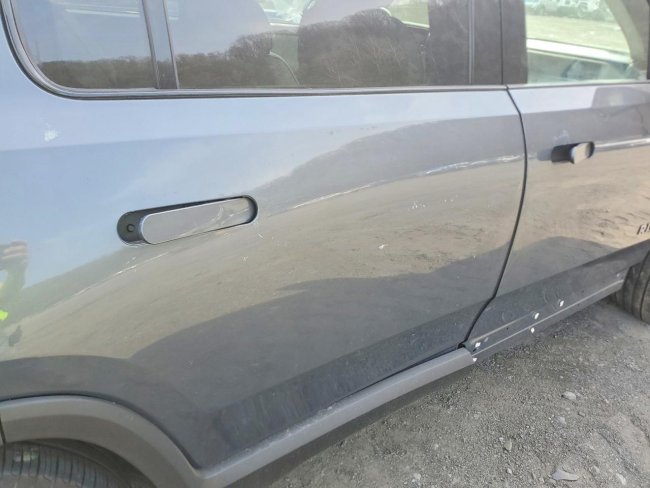 Salvage 2025 Rivian R1s Adventure in Gray