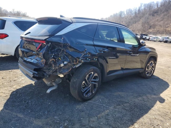 Salvage 2025 Hyundai Tucson Hybrid Limited in Black