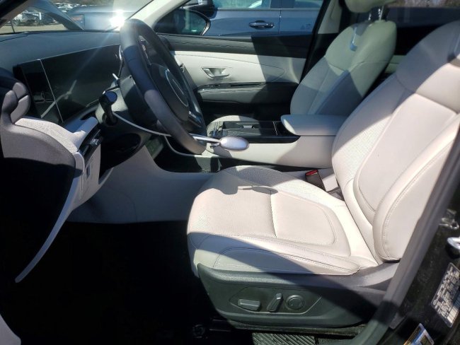 Salvage 2025 Hyundai Tucson Hybrid Limited in Black