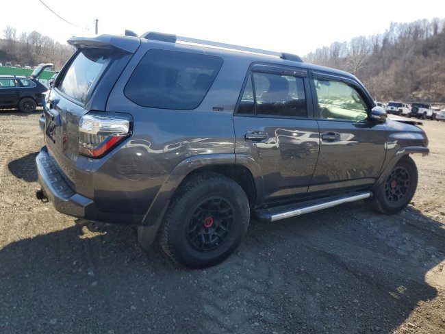 Salvage 2022 Toyota 4runner  in Gray