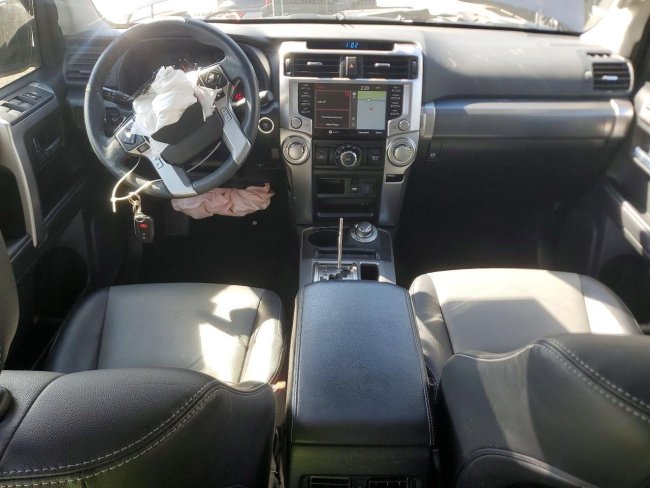 Salvage 2022 Toyota 4runner  in Gray