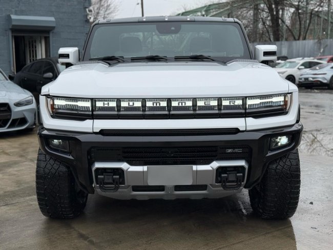 Salvage 2023 Gmc Hummer Edition 1 in White
