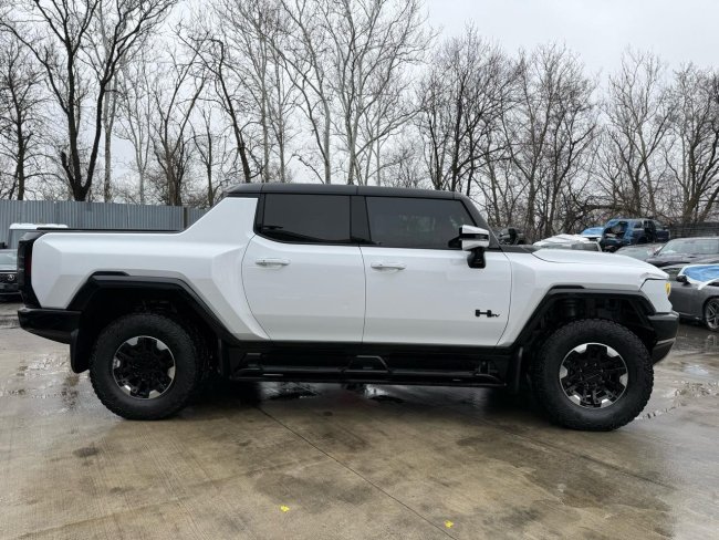 Salvage 2023 Gmc Hummer Edition 1 in White