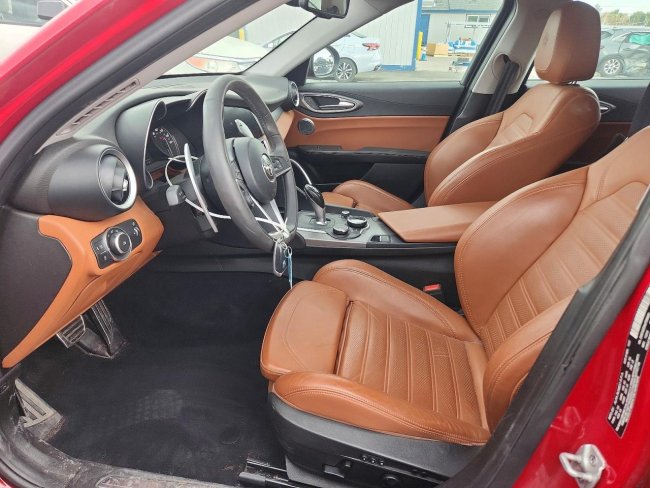 Salvage 2018 Alfa Romeo Giulia Ti Q4 in Красный