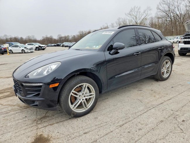 Salvage 2016 Porsche Macan S in Black