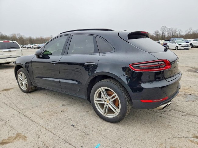 Salvage 2016 Porsche Macan S in Black
